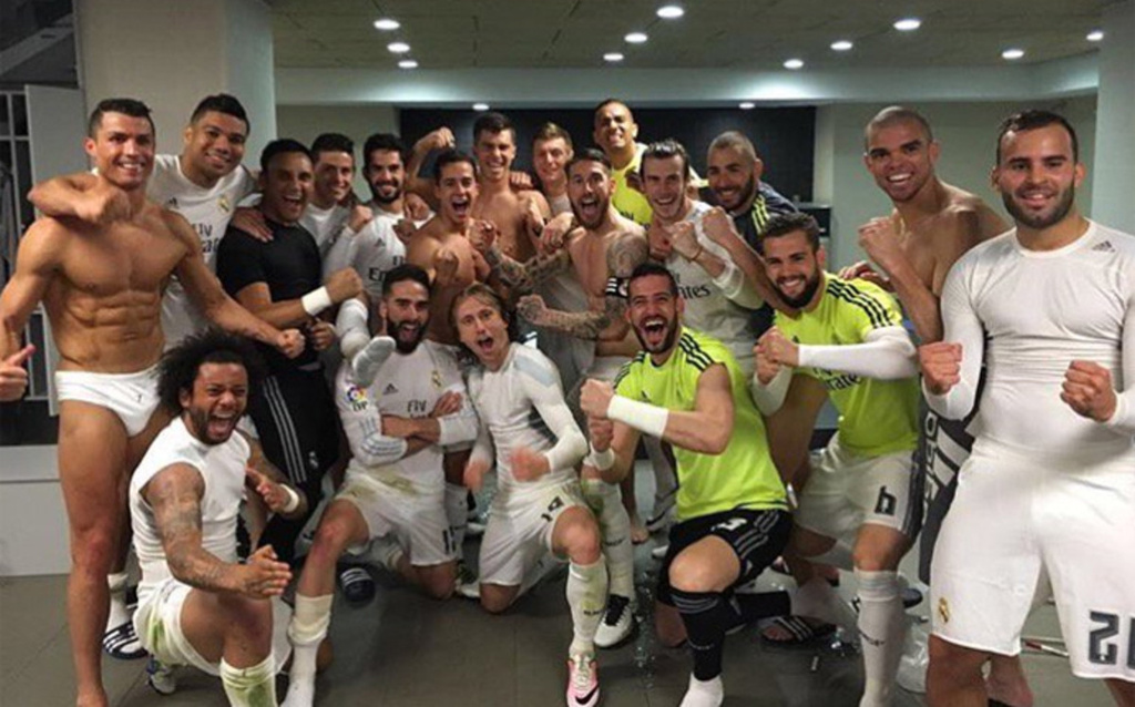 踢球者：阿德耶米被换下后有不满情绪，凯尔要对他进行罚款（踢球者：阿德耶米对被换下不满，凯尔将处以罚款）