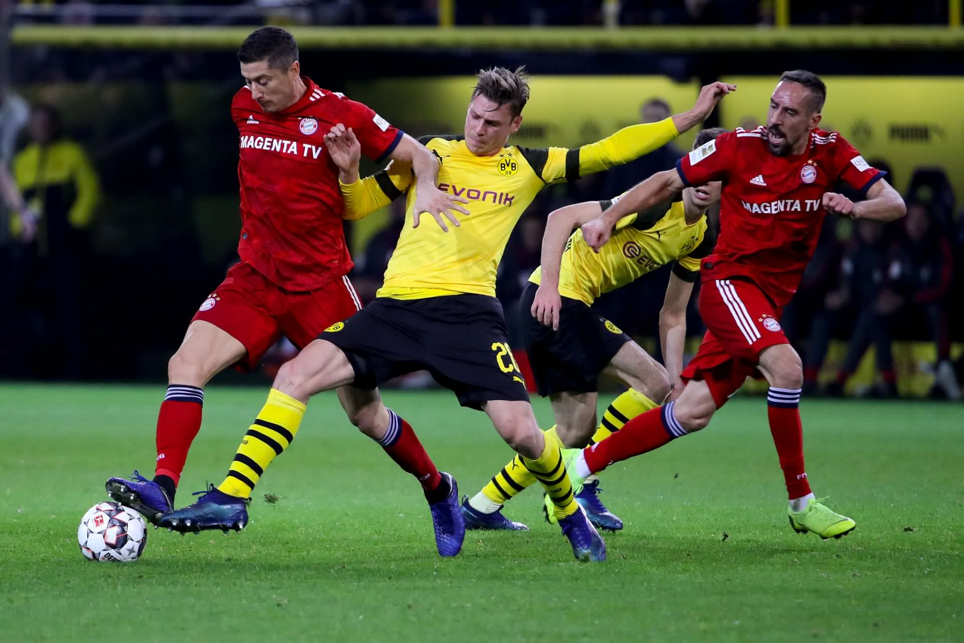 2009-10赛季全部 科比生涯每个赛季最高分一览：